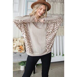 Oli & Hali Leopard Detail Pullover **NWT**